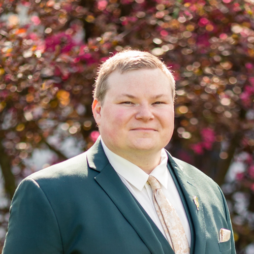 Shawn Minarik headshot photo.